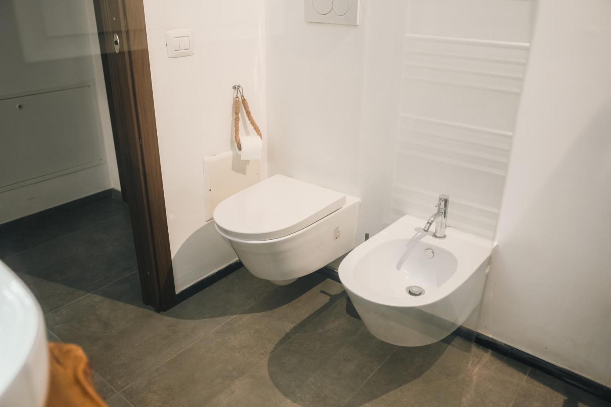 Suite Piazza Mazzini 90 Mq 5 เลชเช ภายนอก รูปภาพ