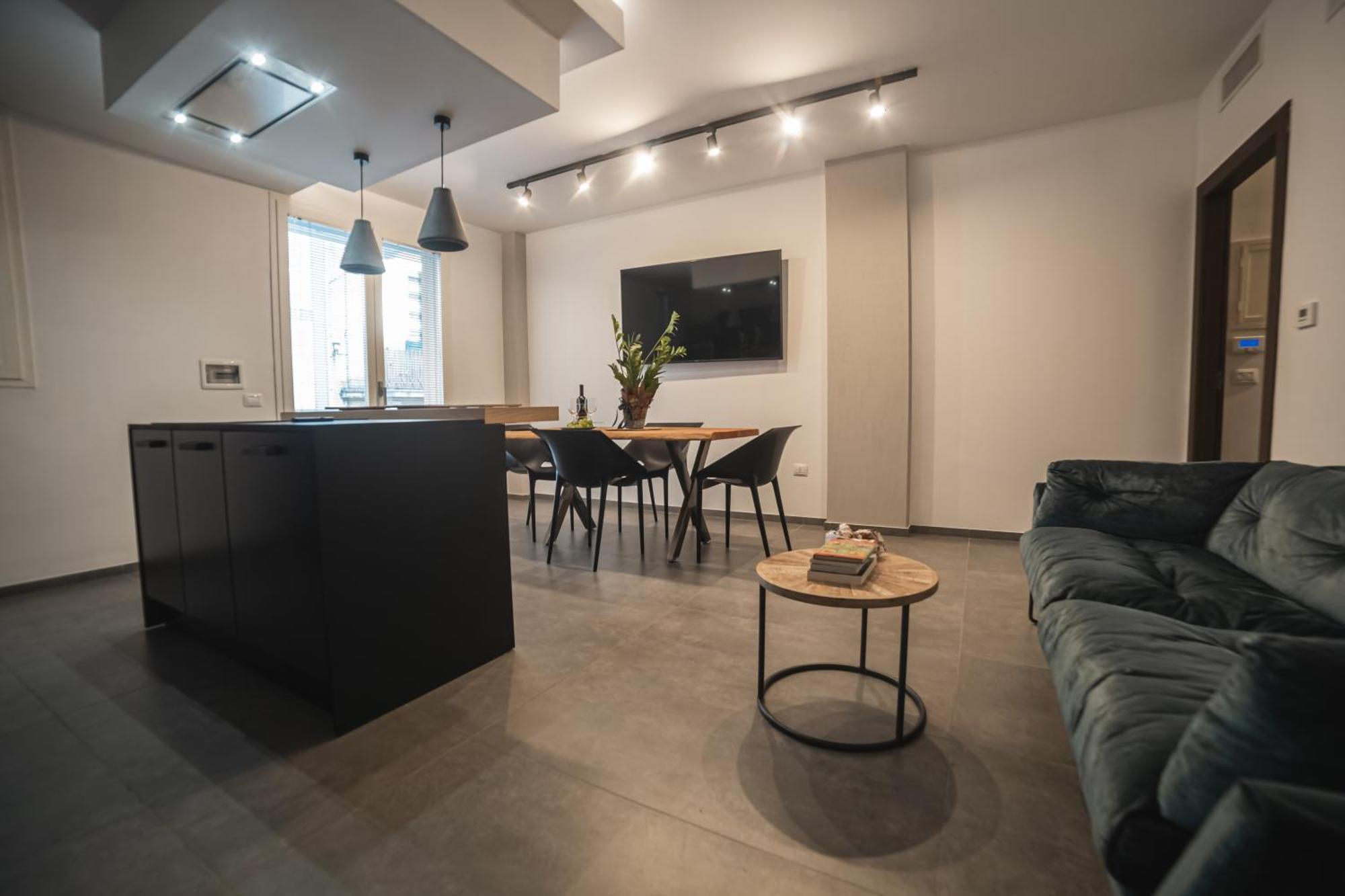 Suite Piazza Mazzini 90 Mq 5 เลชเช ภายนอก รูปภาพ