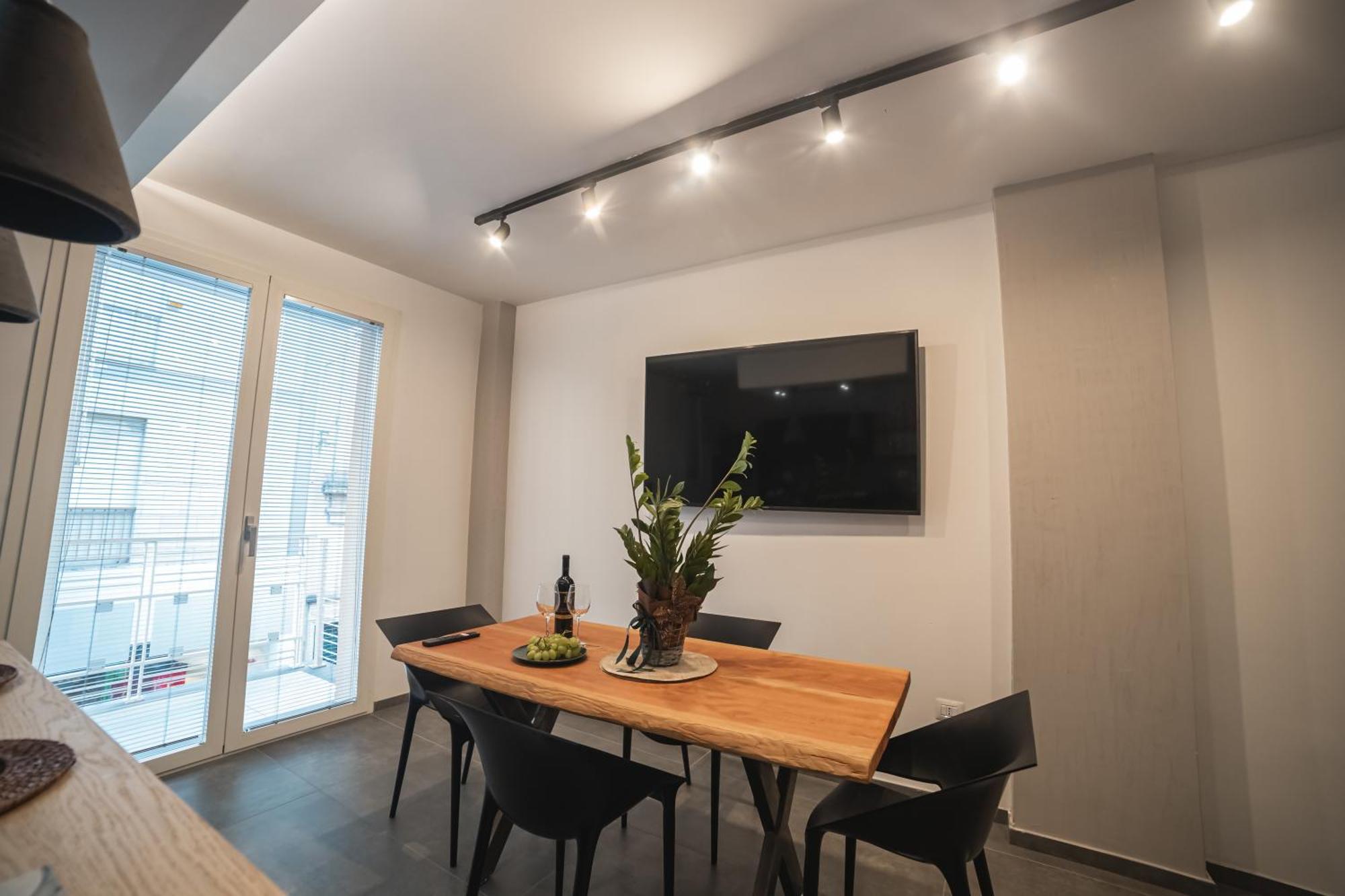 Suite Piazza Mazzini 90 Mq 5 เลชเช ภายนอก รูปภาพ