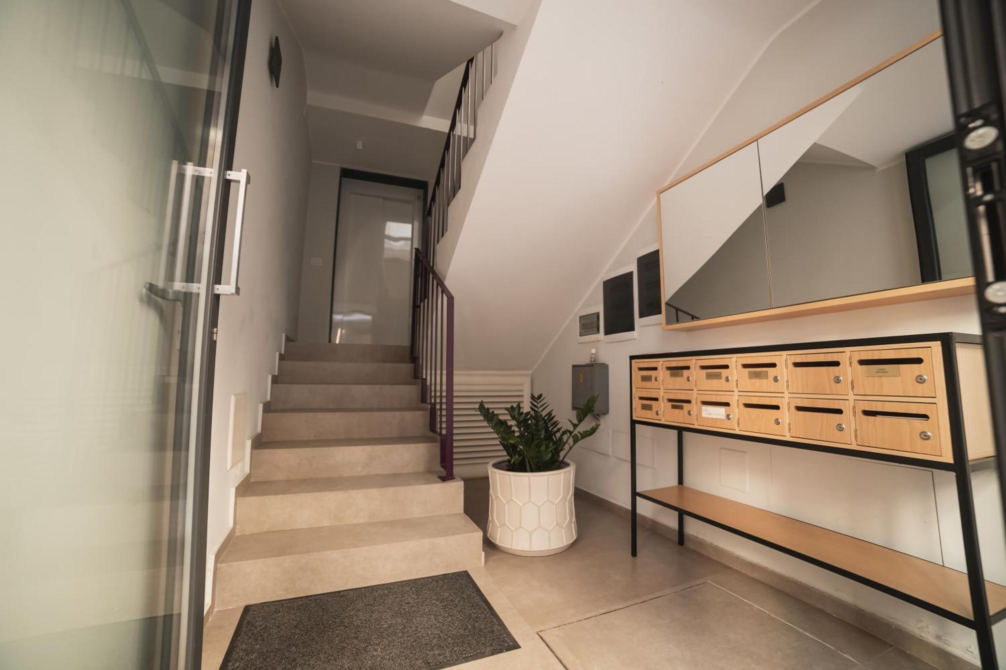 Suite Piazza Mazzini 90 Mq 5 เลชเช ภายนอก รูปภาพ