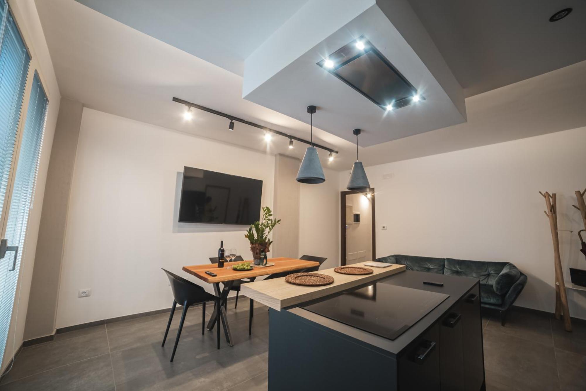 Suite Piazza Mazzini 90 Mq 5 เลชเช ภายนอก รูปภาพ